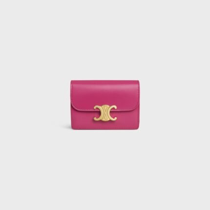 CARD HOLDER WITH FLAP TRIOMPHE IN SHINY CALFSKIN FUCHSIA