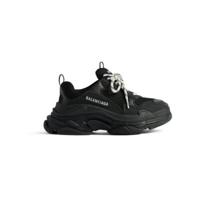 Womens Triple S Sneaker in Black
