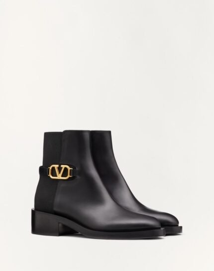 VLOGO SIGNATURE CALFSKIN ANKLE BOOT 30MM