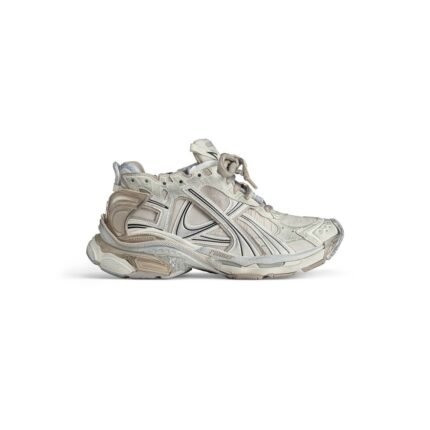 Womens Runner Sneaker  in Beige