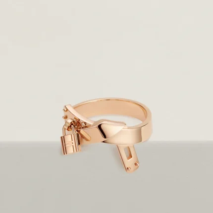 Kelly Gavroche ring