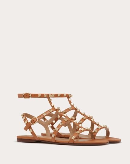 ROCKSTUD FLAT CALFSKIN SANDAL WITH STRAPS