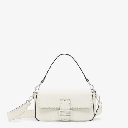 Baguette Medium 612 Hand-Sewn Topstitches